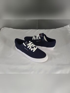 Reebok Women's Canvas Club C Coast Navy Blue and White Tennis Sneakers